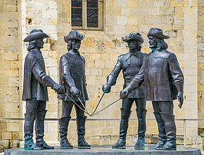 Statue des mousquetaires, Condom, Gers. - Enlarge picture (modal window)